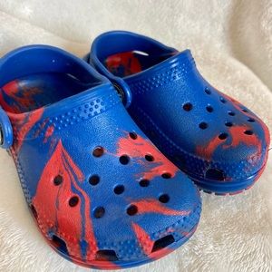 Blue and Red Marbled Kids Toddlers 6C Crocs